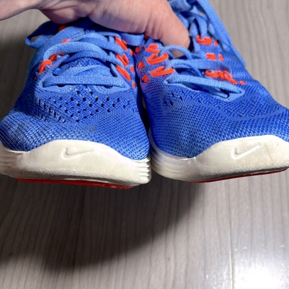 Women’s lightweight Nike running sneakers, Sz 6 - Picture 7 of 9